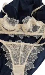 Sexy Lace Lightweight Bra Set Soft Underwire for Lift and Support Prevents Sagging Exquisite Embroidered Lingerie Two-Piece Set
