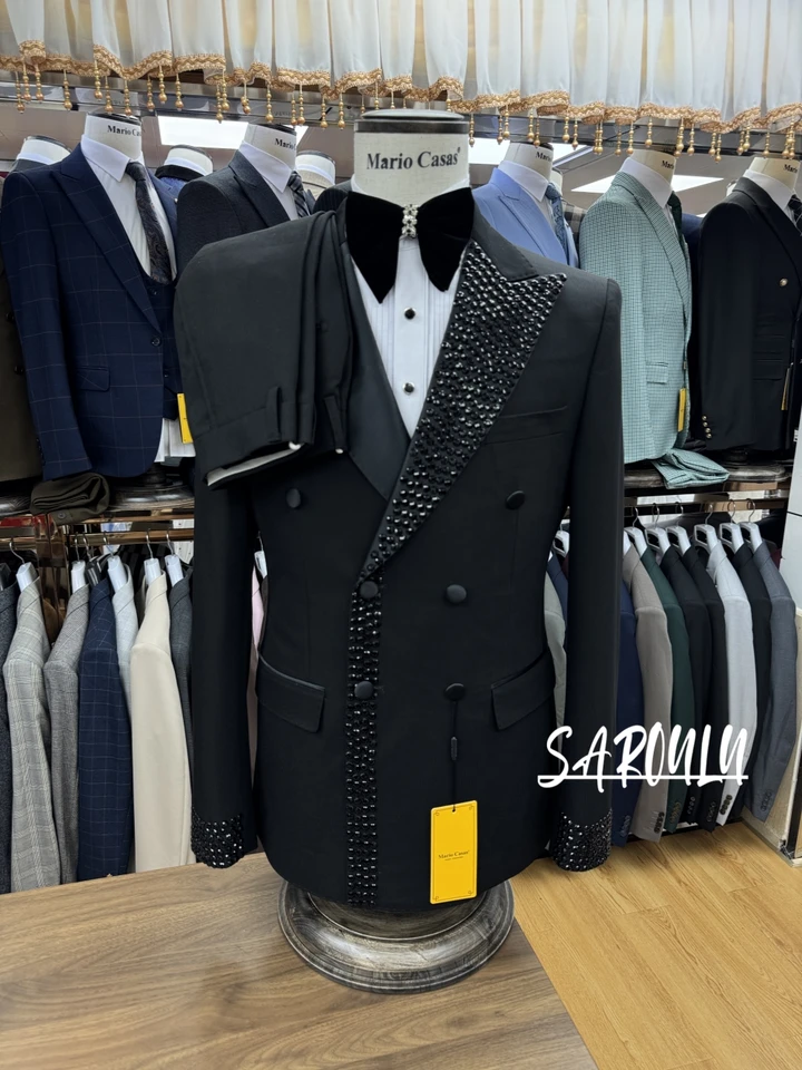 Charming Black Peak Lapel Men's Suit Customized Hot Sale Double Breasted Formal Perform Elegant Crystals Jacket Pants Groom Wear