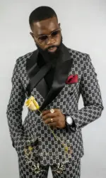 2026 Luxury Plaid Groom Tuxedos Peaked Lapel Double Breasted Suits For Men Prom Wedding Party Mens Suits Costume ( jacket+Pants)