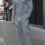 The new men's round-neck sweatshirt set for Spring and Autumn 2025 features street fashion and comfort with 3D pattern printing